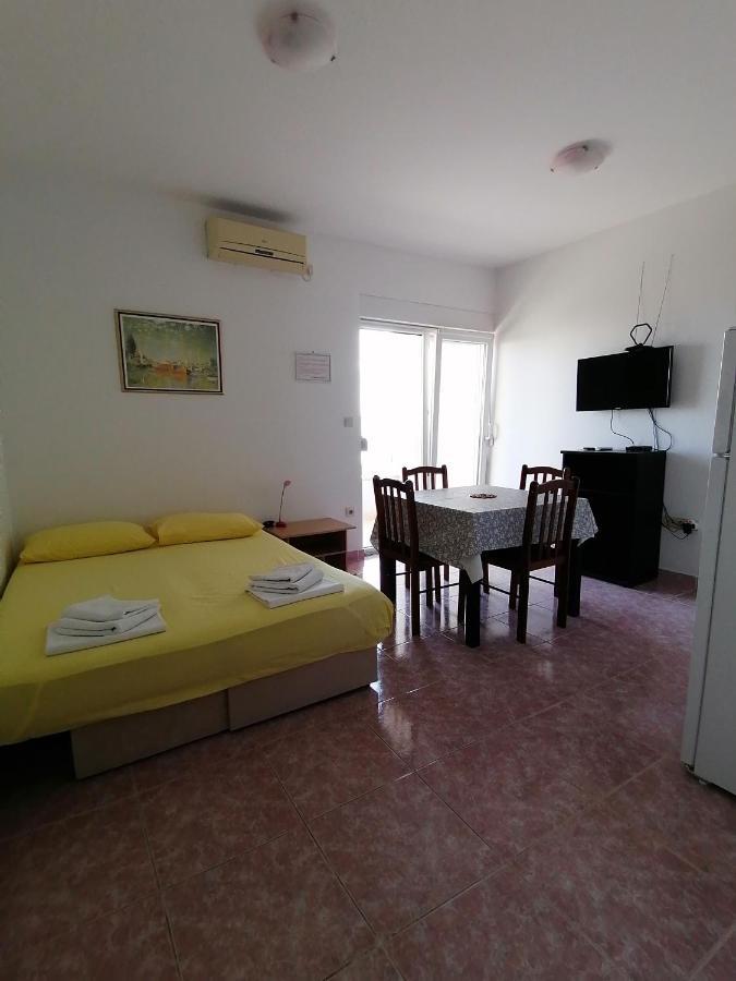 Apartments Coric Baška Voda Kültér fotó