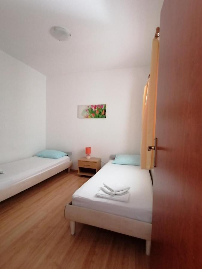 Apartments Coric Baška Voda Kültér fotó