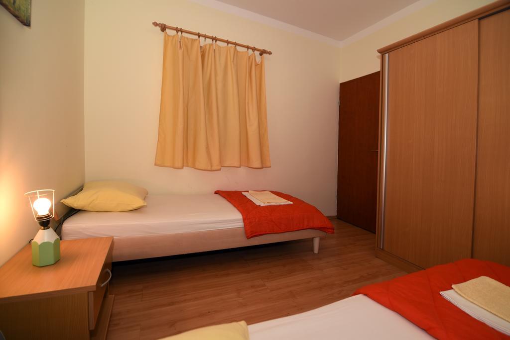 Apartments Coric Baška Voda Kültér fotó
